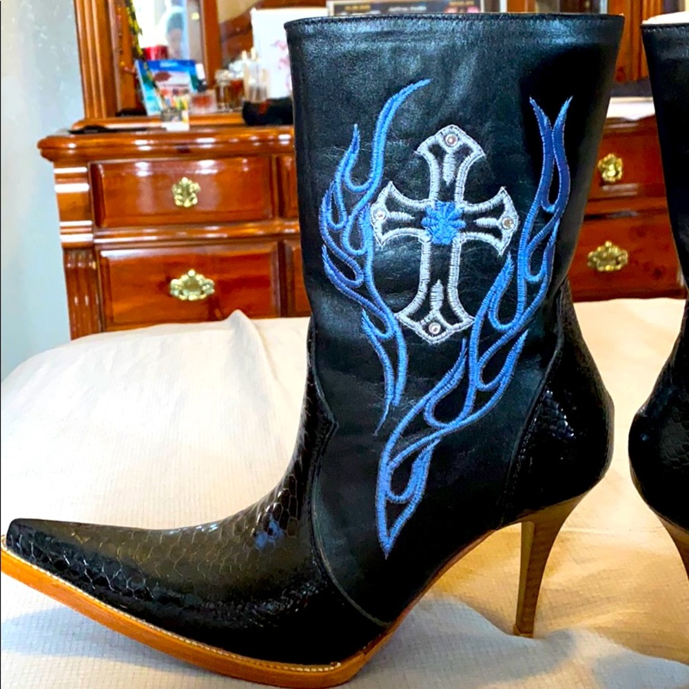 Cowboy BOOTS- Leather Size US 9 , MX 27